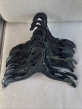 Kid hangers. Black Slim Plastic Clothing Hangers - 18 Pack